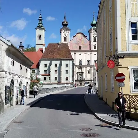 Ap 1 Im Zentrum Steyr, Bestrooms Eu Apartment